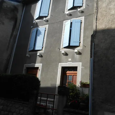 Location Mirande 3 Chamb 8 Couchages 9 Rue De Soupon *